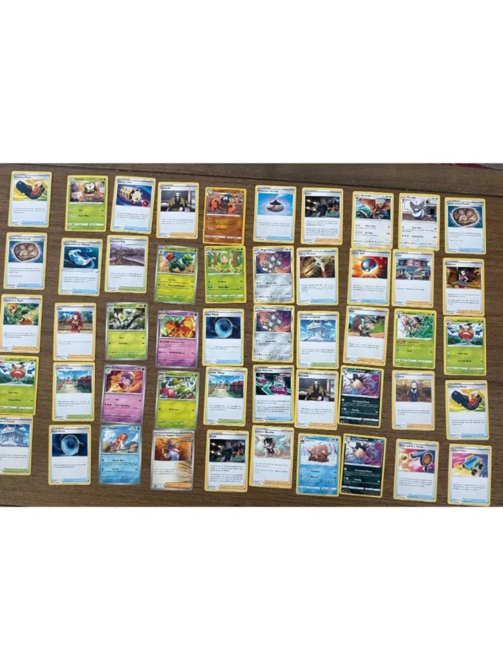 Pokémon TCG Bulk Lot – 500+ Cards, 2.2 lb Box – Mixed Rarities, Commons/Uncommon
